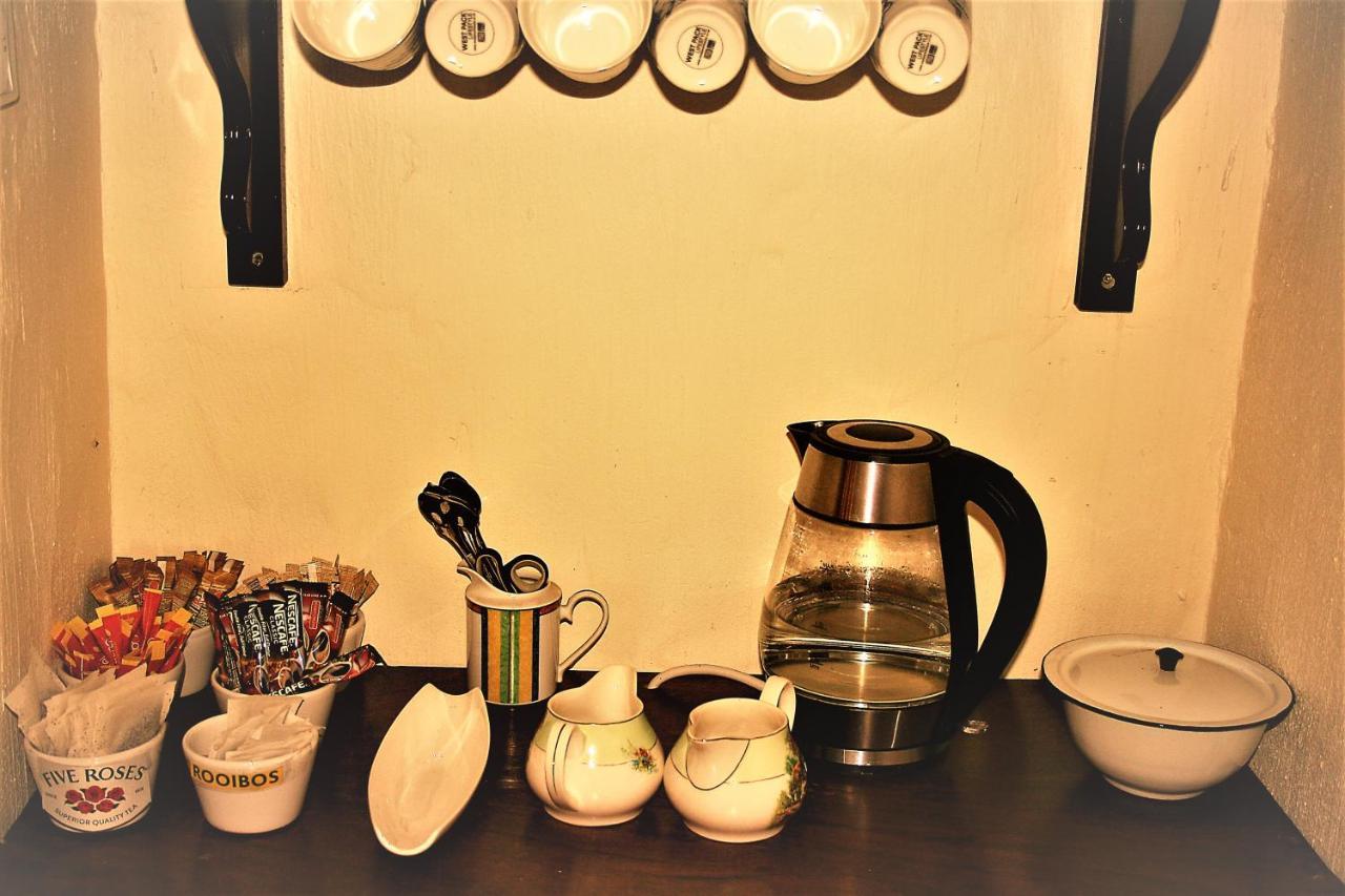 Airport Tower Lodge ケンプトンパーク エクステリア 写真