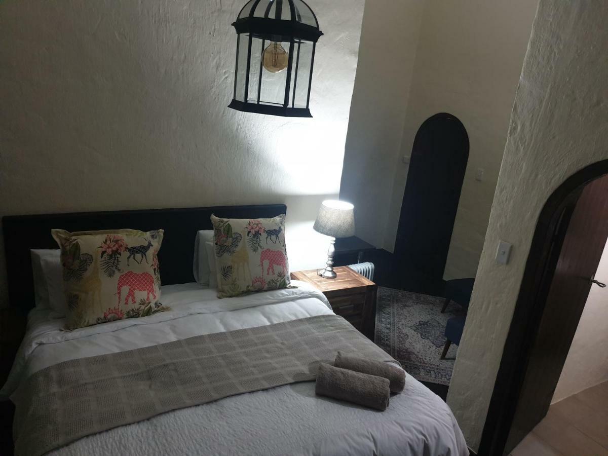 Airport Tower Lodge ケンプトンパーク エクステリア 写真