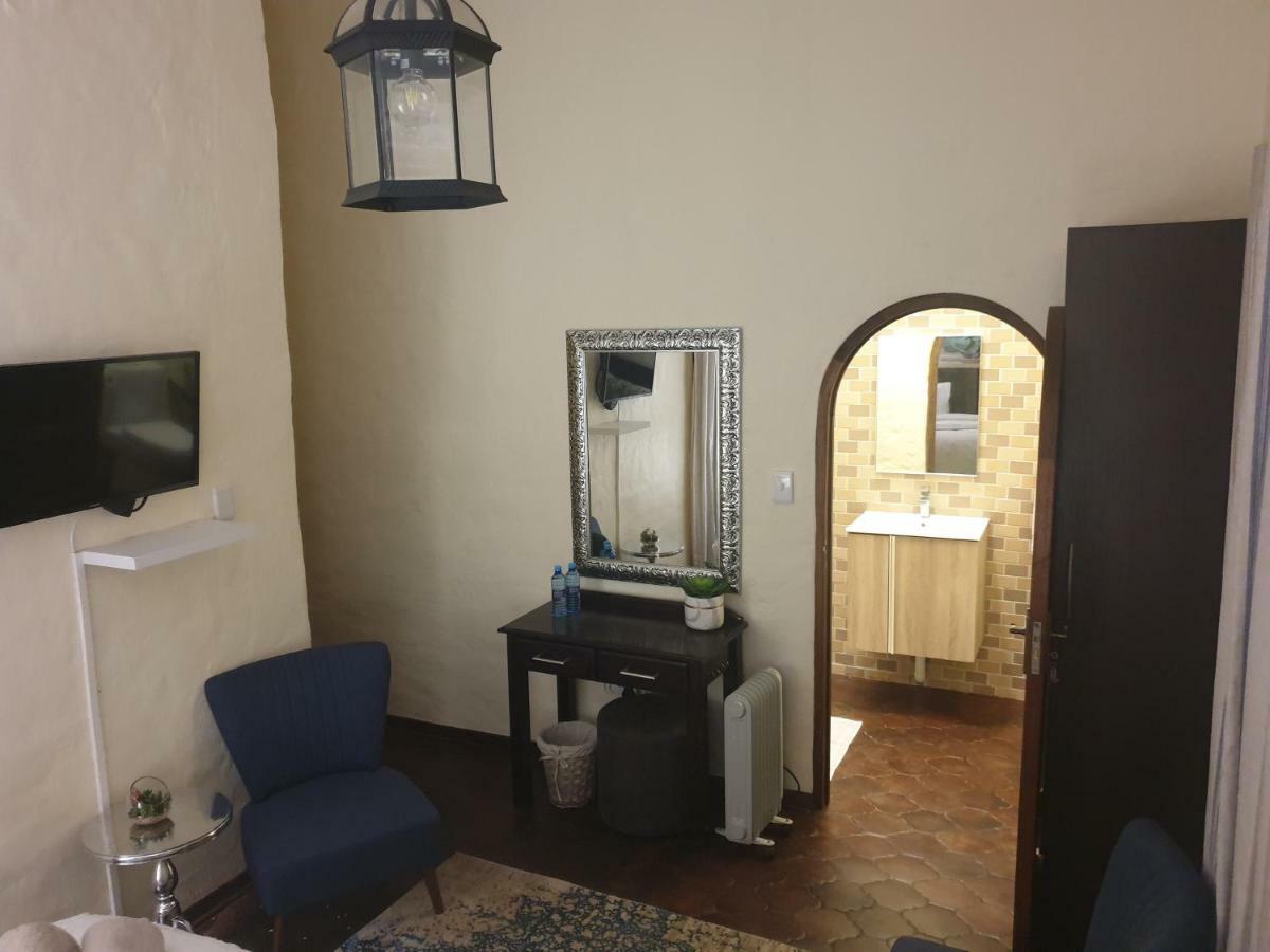 Airport Tower Lodge ケンプトンパーク エクステリア 写真